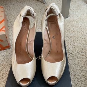 Giuseppe zanotti heels size 8 soft gold color